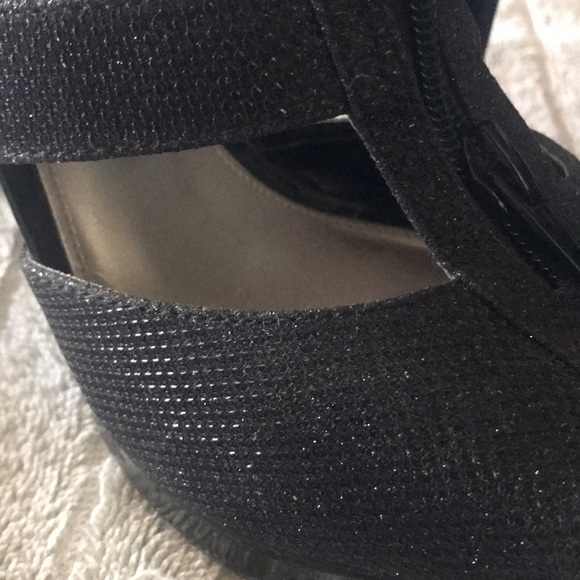Black Glitter 8 1/2 4 inch heels Zip up front - Picture 7 of 7